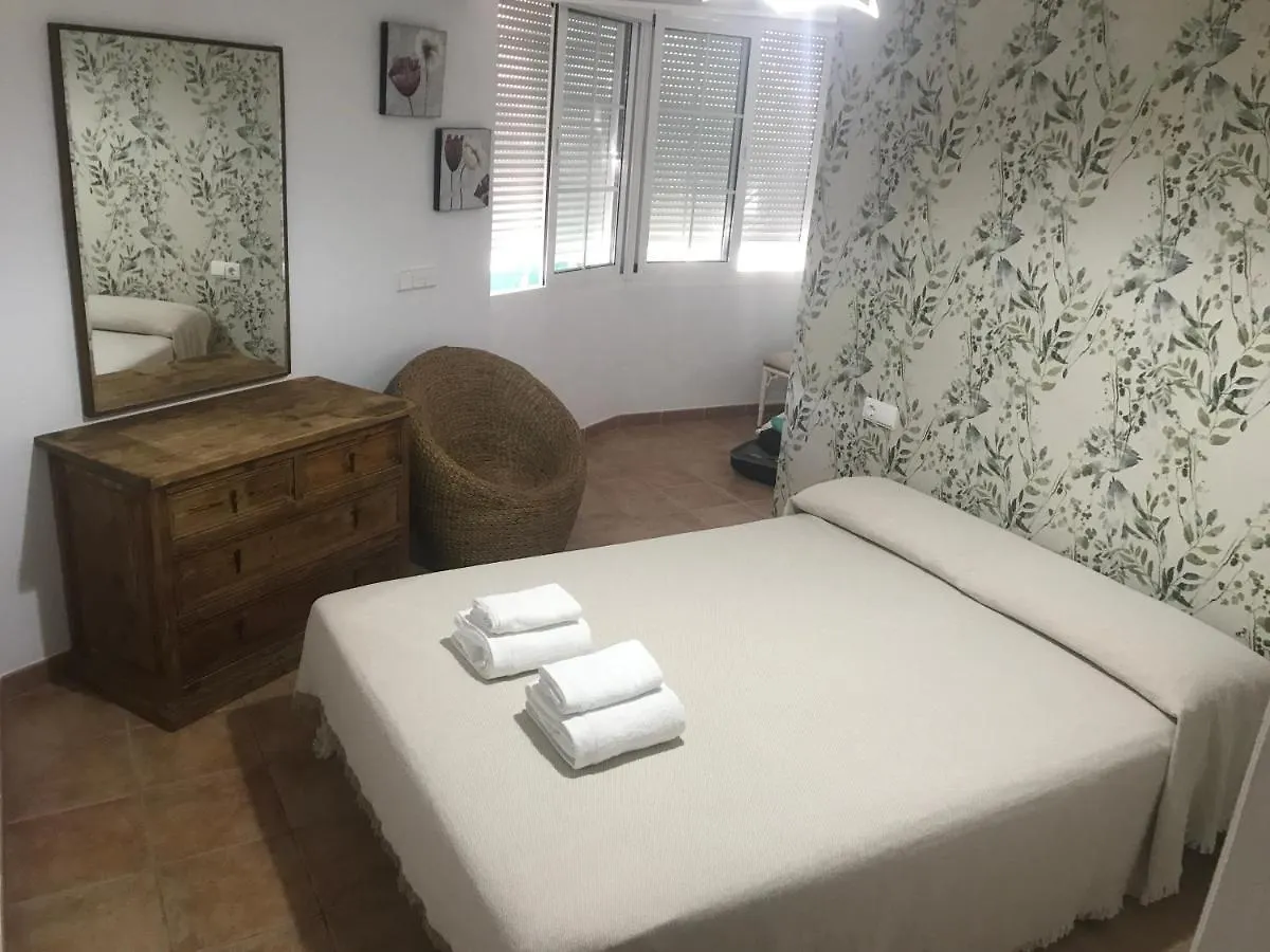 Apartamento NuevaBanús auto check-in Marbella