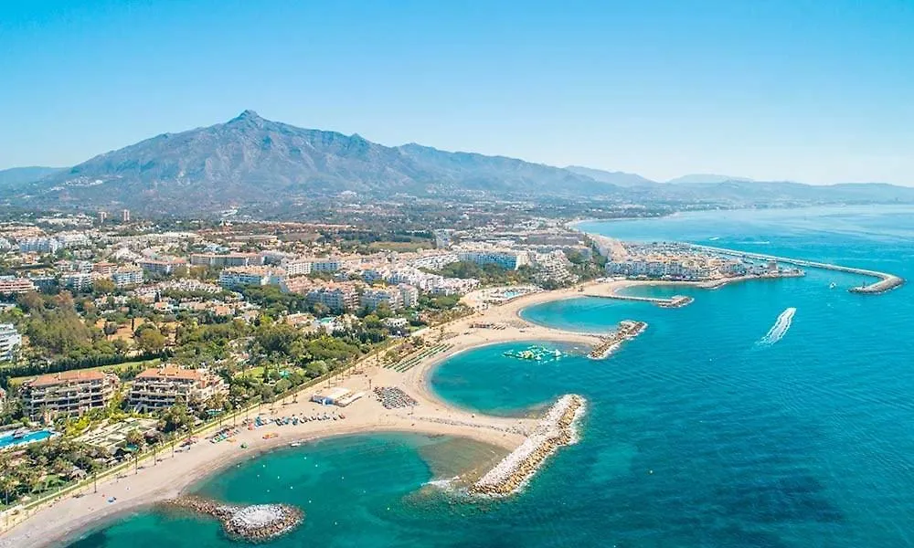 Apartamento NuevaBanús auto check-in Marbella